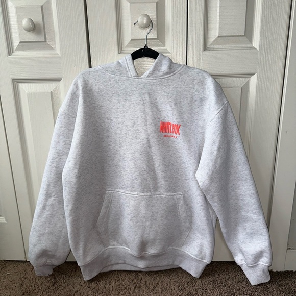 White Fox Boutique Tops - EUC White Fox Hoodie